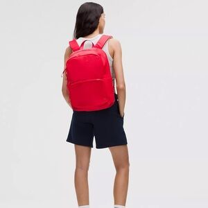 Lululemon Everywhere Backpack 22L- Lulu Red/Ocean Air